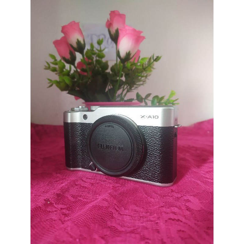 FUJIFILM XA10 BO Body Only Kamera Mirrorless Support WIFI -Tanpa Lensa-  Bergaransi