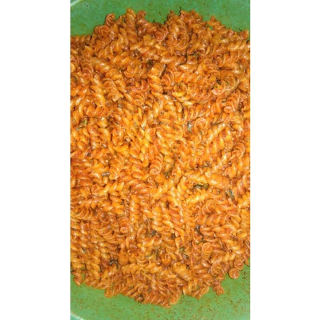

Makaroni bantet spiral daun jeruk pedas asin