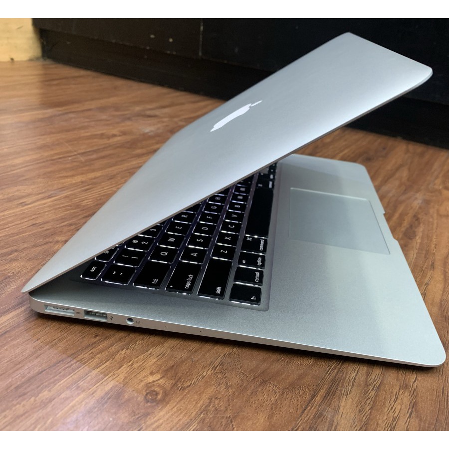 Murah Macbook Air 13-inch Ci7 Ram 8GB SSD 256GB 2015 (SEDOND)