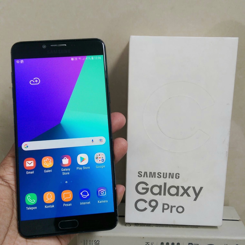 Samsung Galaxy C9 Pro RAM 6GB GOLD NFC Internal 64GB SIM Dual SIM LTE SEIN Bekas