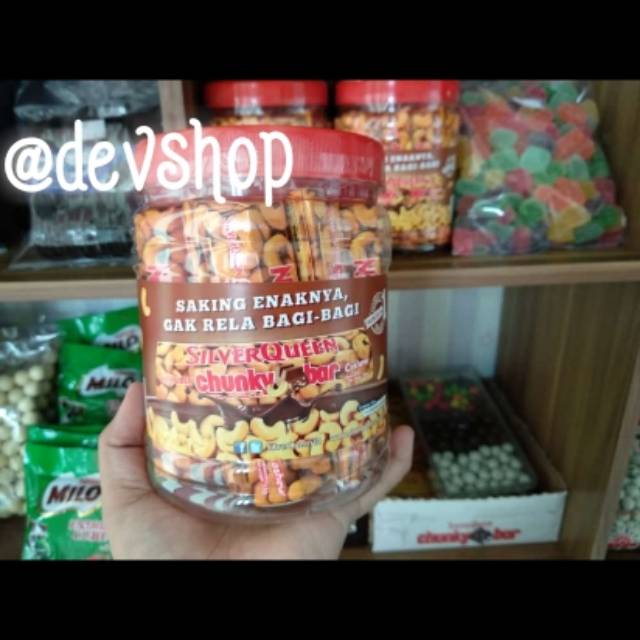 

Silverqueen chunky bar 33gr / isi 12pcs per toples