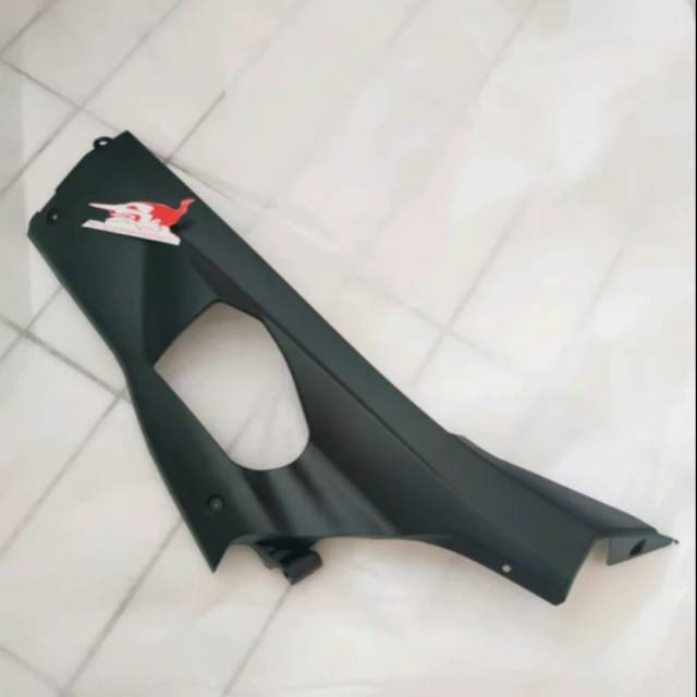 Dek Cover Standar Samping Bawah Kiri Vario 110 Fi Led Ori Ahm 64330k46n00 Shopee Indonesia