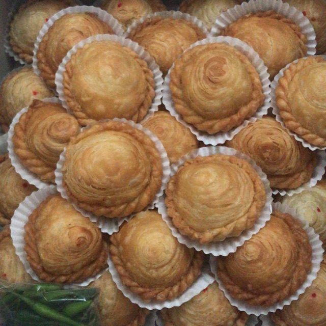

Pastel Meledak