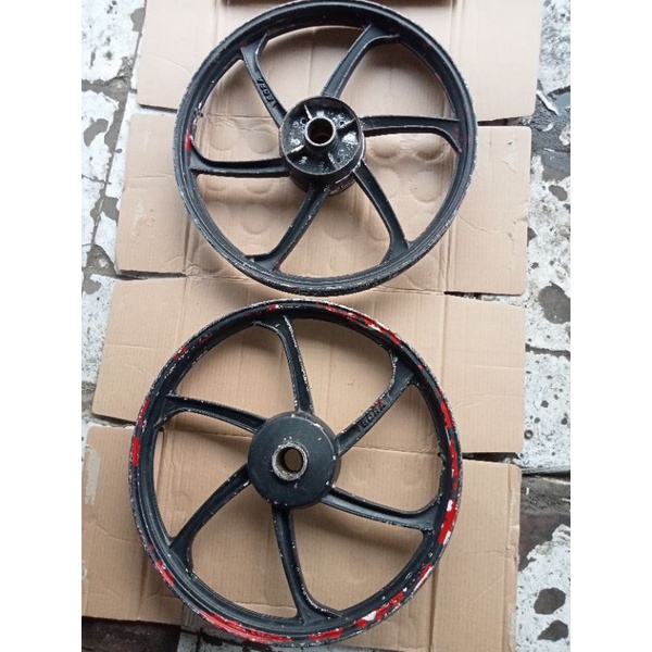 velg depan belakang teromol.honda supra lama-supra fit kembung-palang 6 meros.kuat dan keker.kondisi