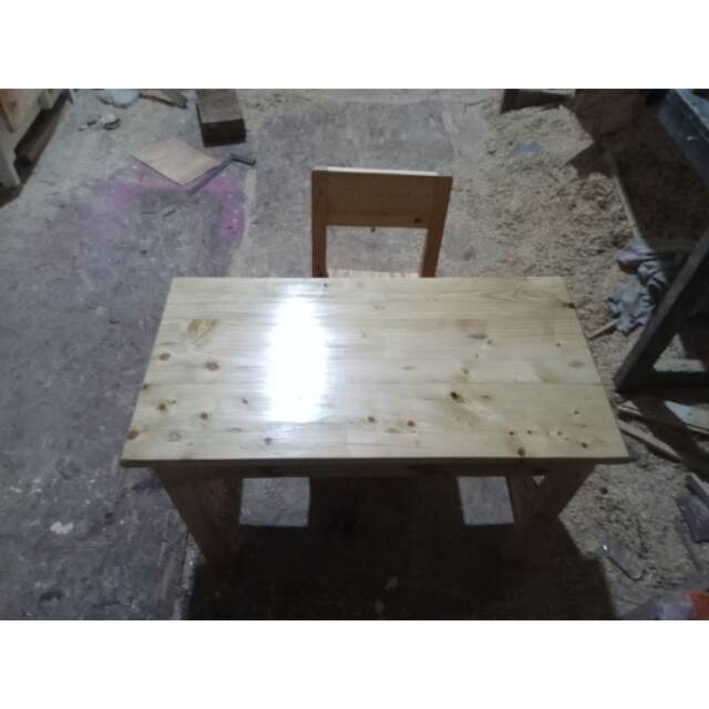 Satu set meja belajar anak TK