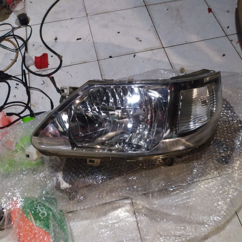 headlamp Lampu depan Nissan Serena c24 original
