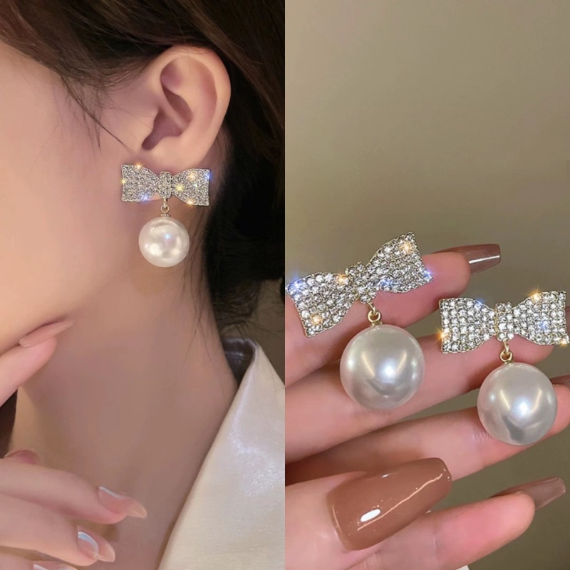 Anting Tusuk Gantung Desain Pita Hias Mutiara + Berlian Gaya Korea Untuk Wanita