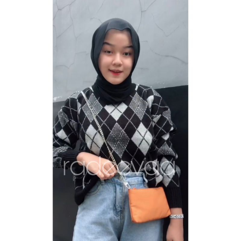 Sweater Rajut Motif Kotak