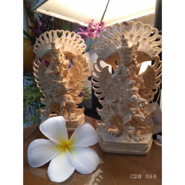 Garuda wisnu cendana cantik patung bali