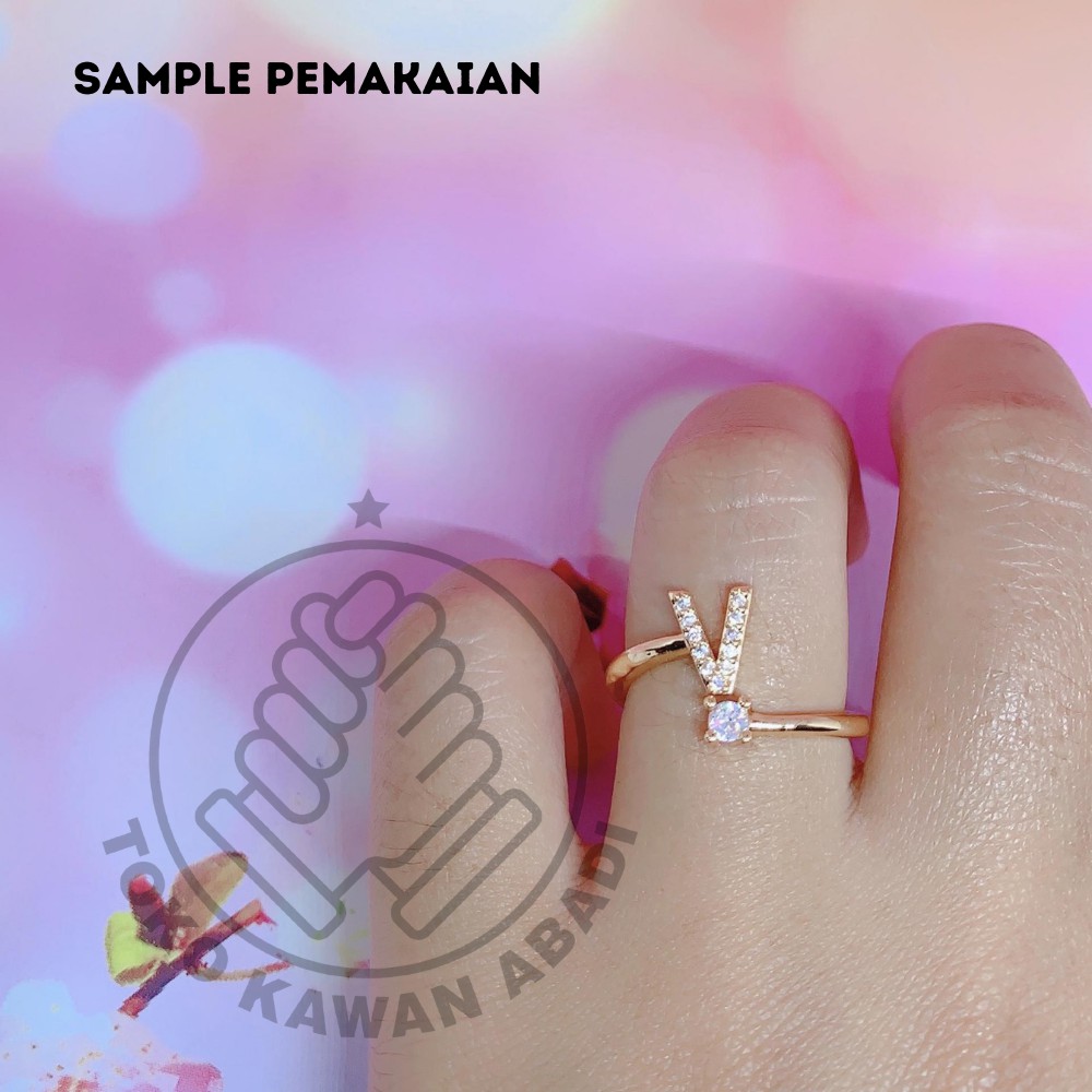 Cincin Huruf Flexible Terbaru A - Z Xuping Gold Fashion Wanita Motif Permata Huruf Perhiasan Wanita