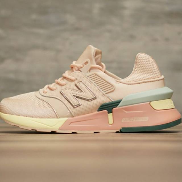 New Balance 997s Sandstone White