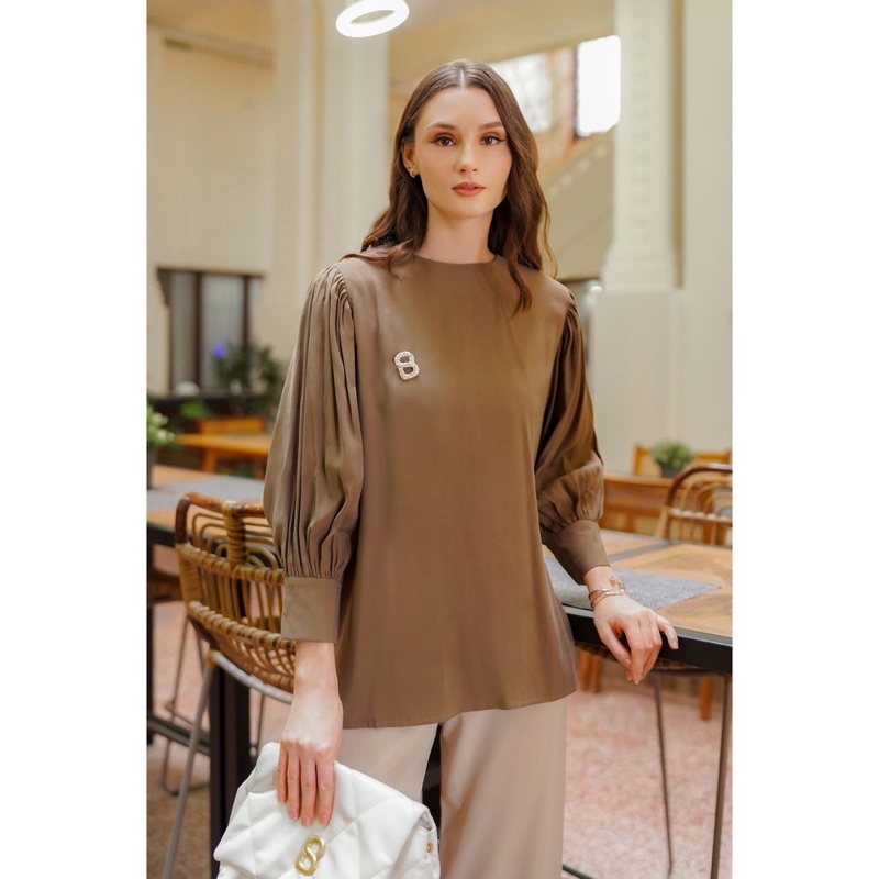 PRELOVED LIKE NEW MAURA BLOUSE BENANG JARUM BUTTONSCARVES