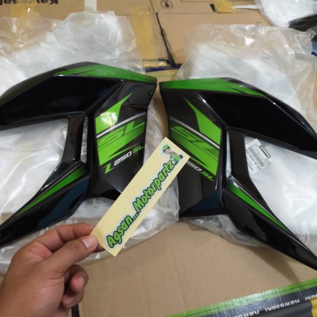 Shroud sayap tangki fairing z250 sl original Kawasaki