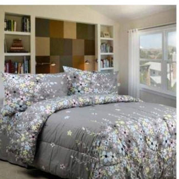 Bed Cover Abu-abu Motif Bunga