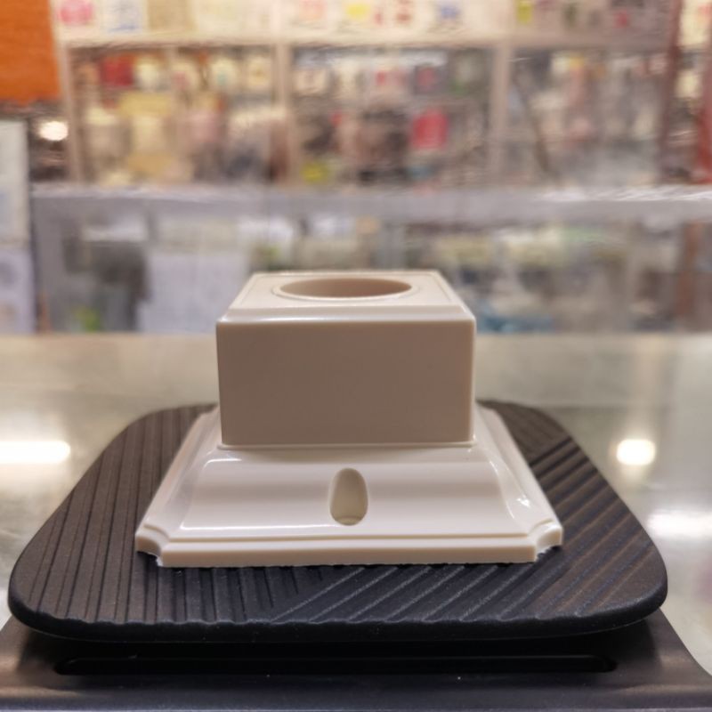 Fitting lampu plafon tempel broco kotak 1210