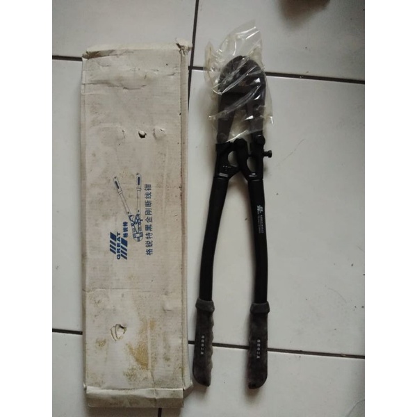 

gunting kawat beton 18 inchi great bolt cutter gunting baja gunting besi barang sesuai foto ukuran 18 inchi