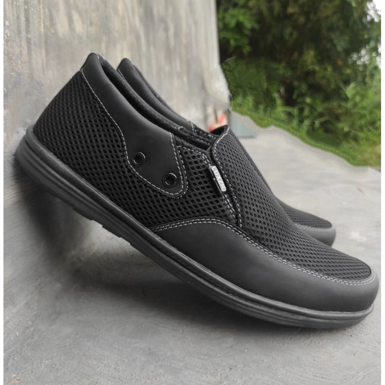 Sepatu Pria Kulit Slip On Kasual Formal Kerja Kantoran Sintetis Sol Karet