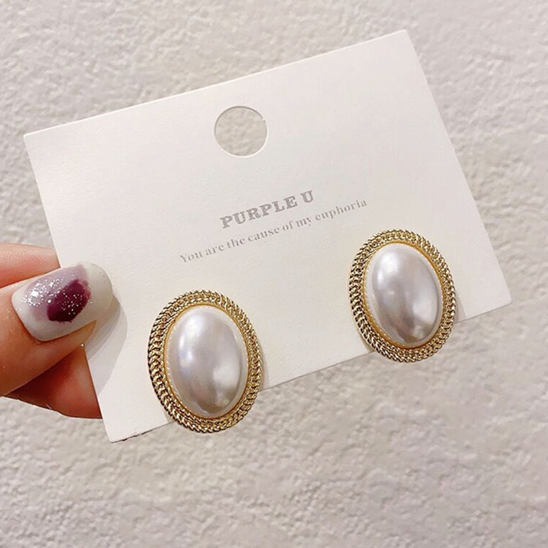 Set Anting Stud Desain Butterfly Bunga Mutiara Warna Emas Gaya Vintage Korea Untuk Wanita