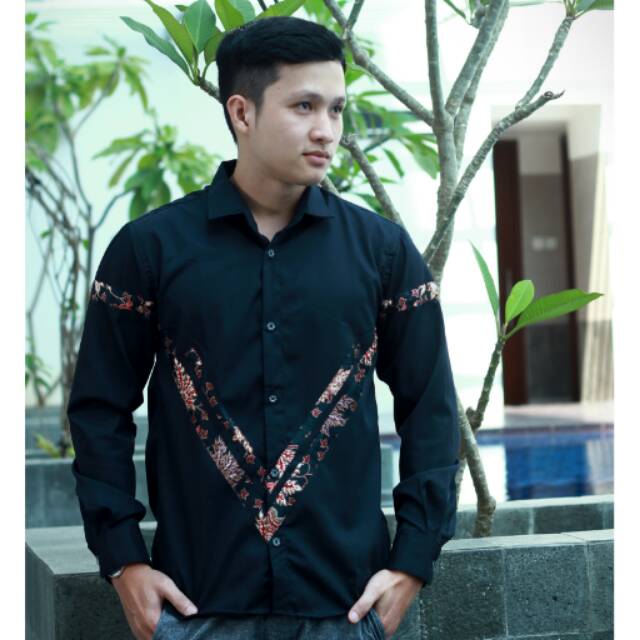 Loyal Kemeja Batik Hitam Modern Pria M L XL XXL