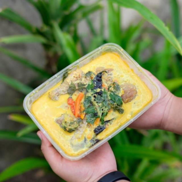 

Ayam masak kuah pedas