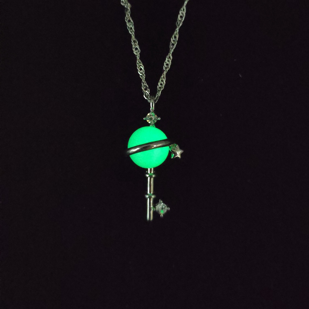 Kalung Rantai Liontin luminous Bahan alloy Untuk Wanita