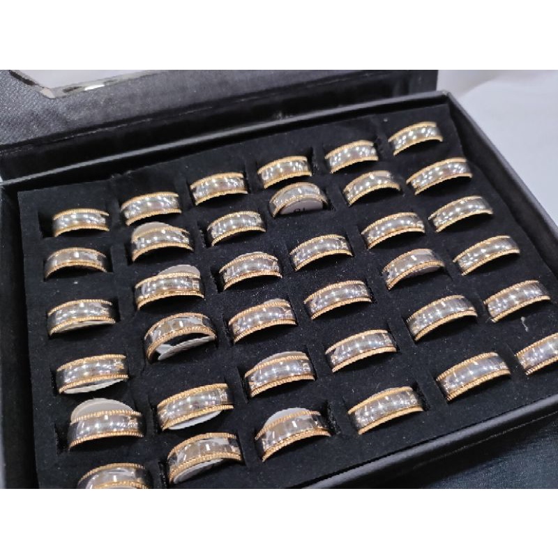 Cincin Titanium 36 Pcs Pria Wanita Anti Karat