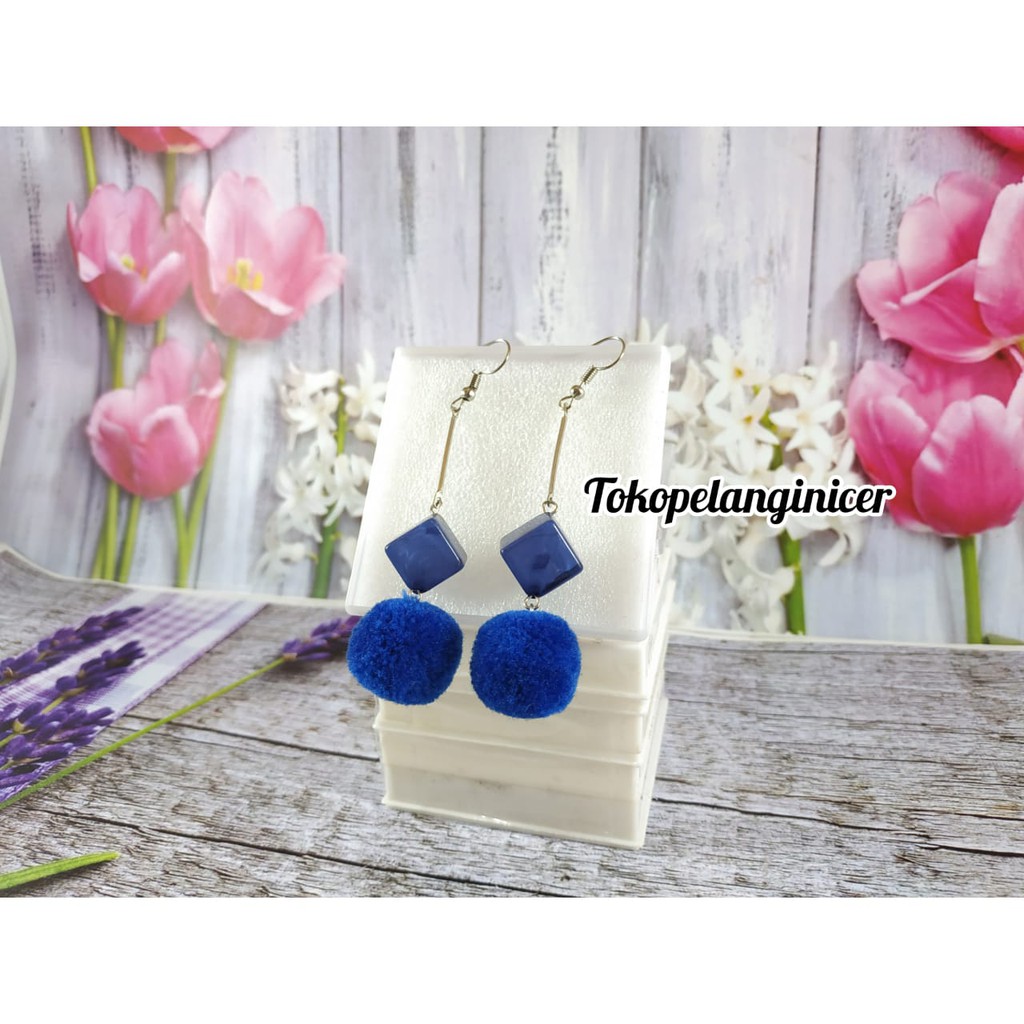 ANTING FASHION POMPOM - KERABU- GIWANG- ANTING JUNTAI HIJAB AKSESORIS JEWELLRY TOKOPELANGINICER