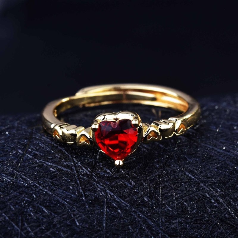 Cincin Ruby Berbentuk Hati Baja Titanium Emas Kristal Fashion Wanita Pernikahan Rings
