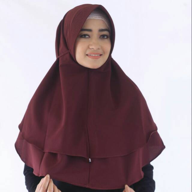 Jilbab Instan Murah Wanita Bergo Isaura Pad Antem / Grosir Jilbab Syari Jumbo Serut Motif Segi Empat