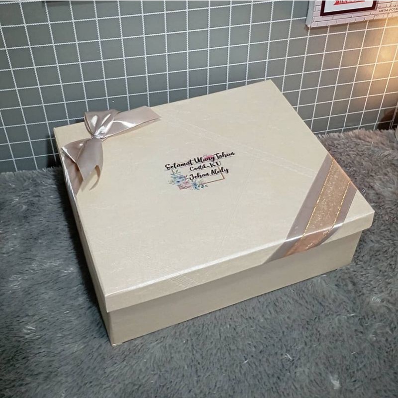

Box Kado ukuran 30.25.10 & 25.20.8 Bisa Req Tulisan Box Nya