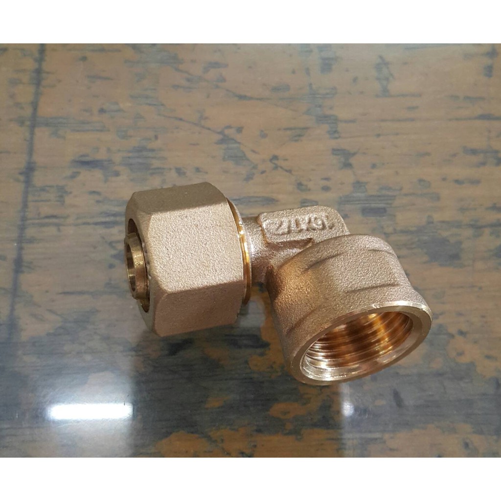 L drat dalam untuk pipa air panas