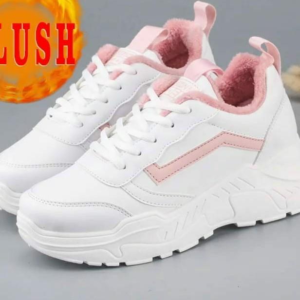 Sneaker wanita Lalisa New