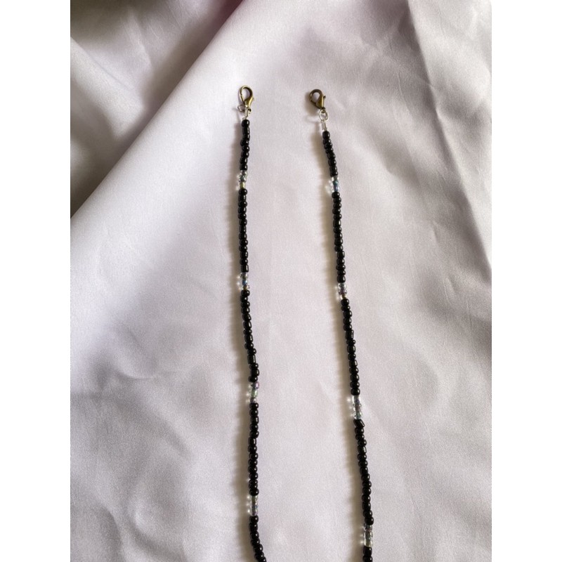 Face Strap Mask hitam