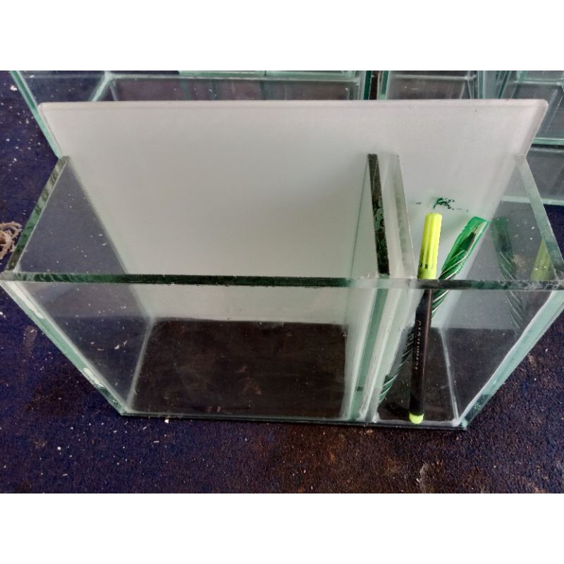 

SOLITER IKAN + TEMPAT MENARUH PENSIL/PULPEN KANTOR