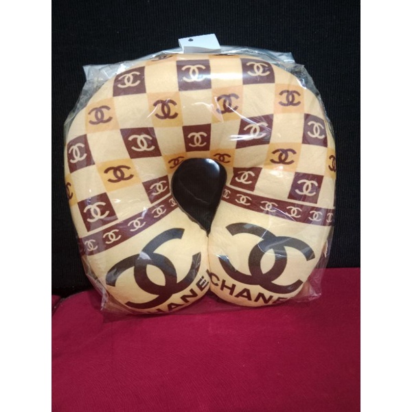 Bantal leher caracter