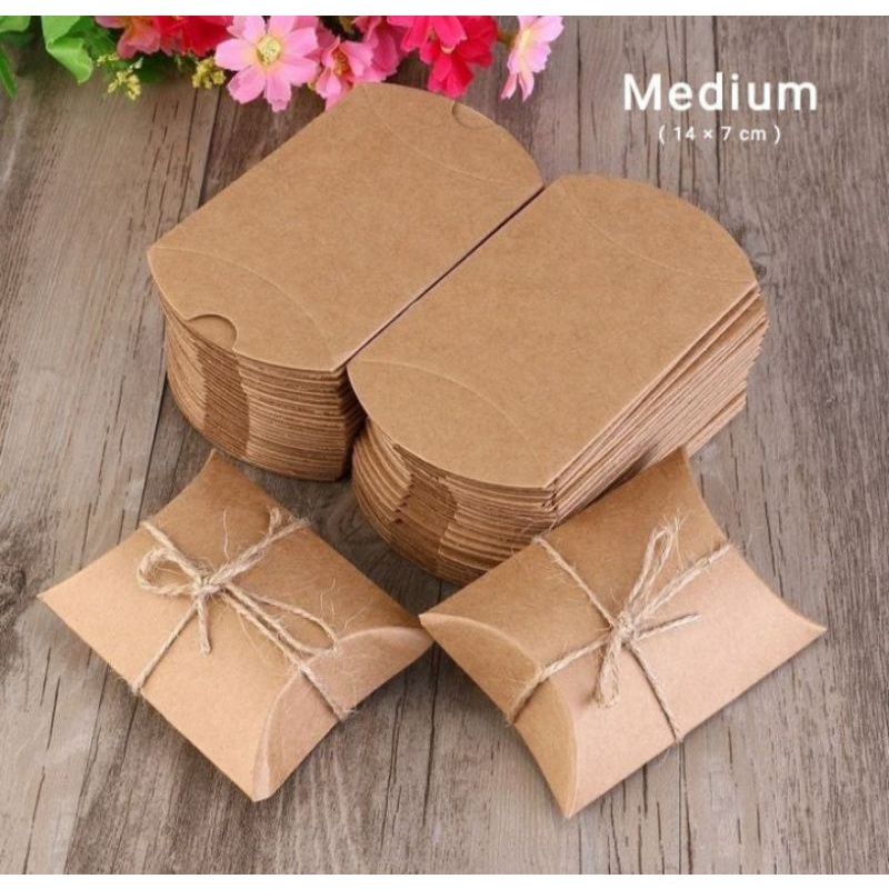 

PILLOW BOX UNTUK SOUVENIR GIFT PILLOW BOX BUNGKUS KADO PILLOW BOX UNIK DAN MURAH