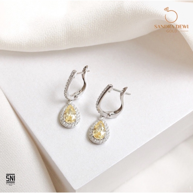 Sandra Dewi Gold Anting Anniversary-EA210369