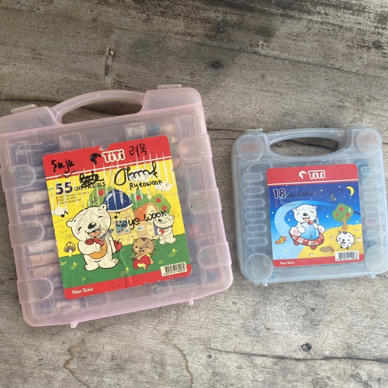 

[ buy 1 get 1] thrift gratis 1 pack Krayon Pastel titi second preloved