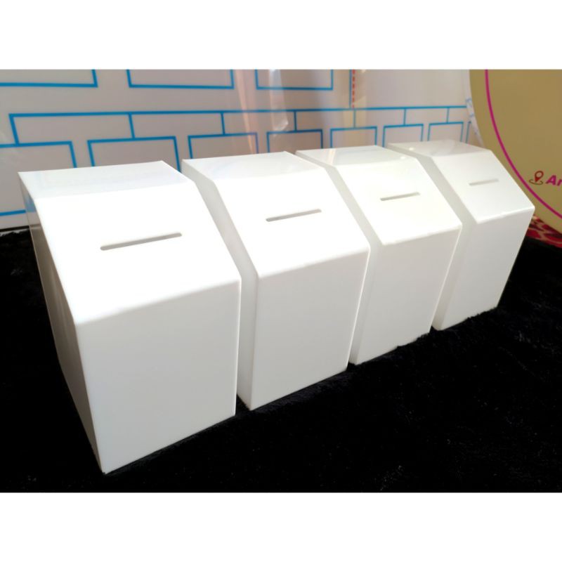 

Kotak Amal Acrylic Putih Susu Terbaik