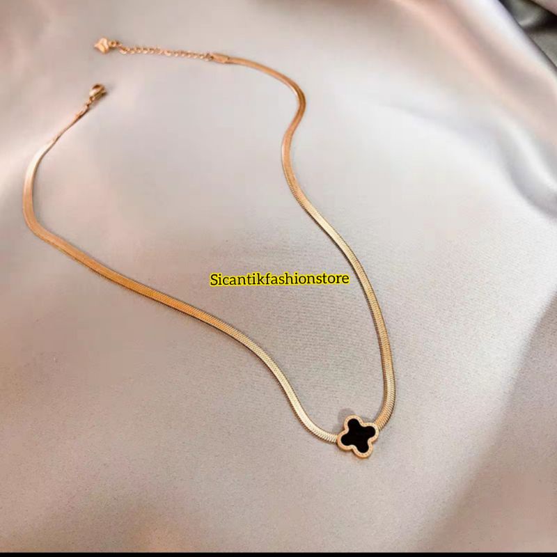 Kalung Titanium Model Korea Pipih Liontin LVV Terbaru  Warna gold Rose Gold Wanita Terlaris anti karat tidak luntur Perhiasan wanita mewah bagus mewah