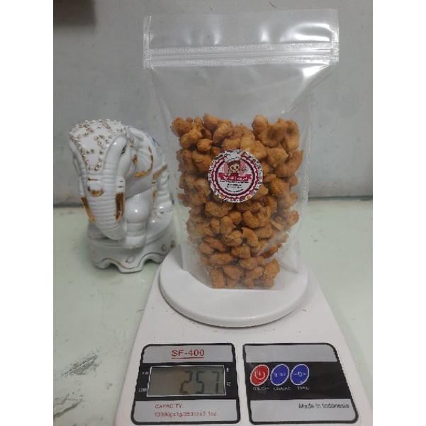 

Cemilan kacang mede enak renyah gurih 250gram