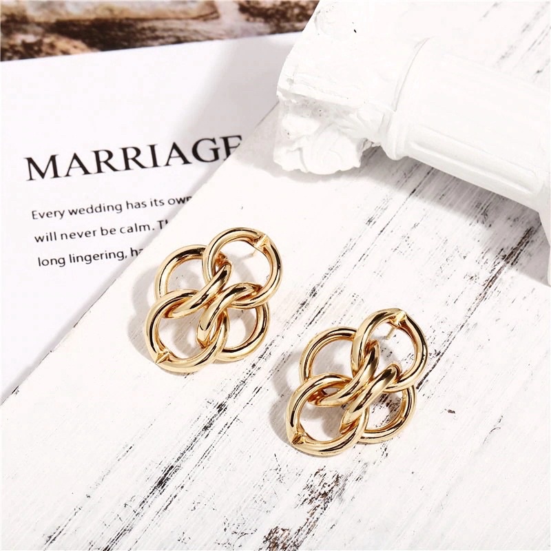 anting rantai besar warna emas