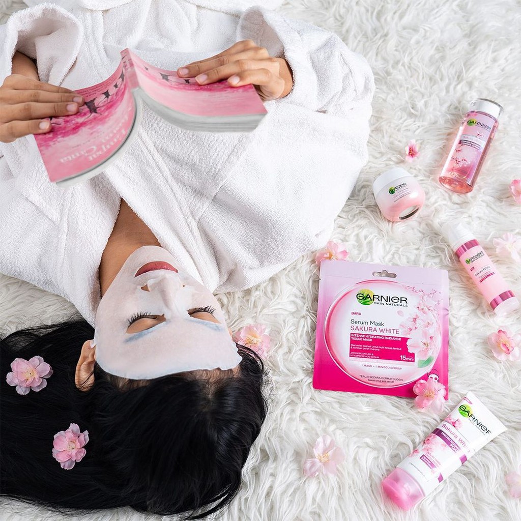 

GARNIER Sakura White Series