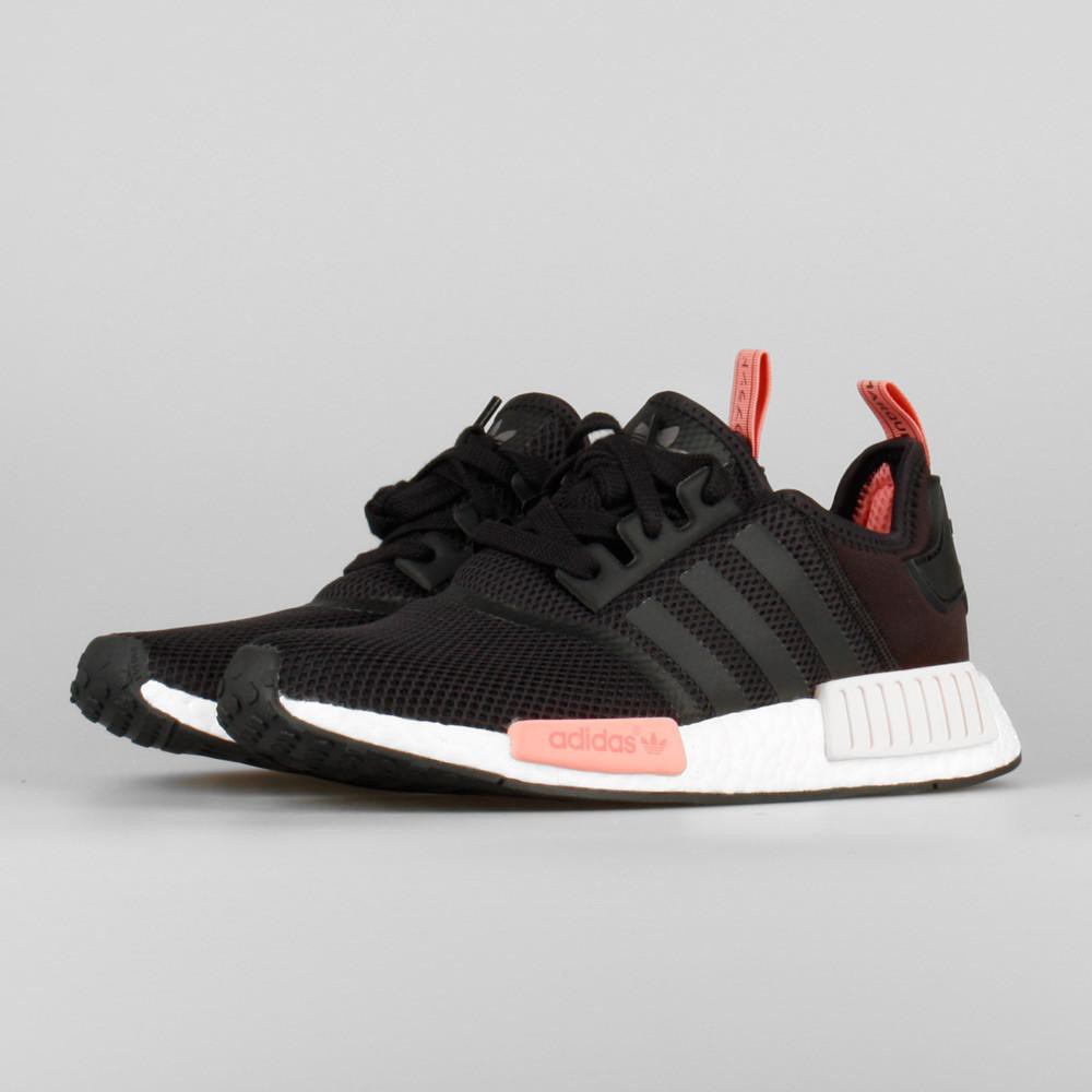 nmd r1 black pink