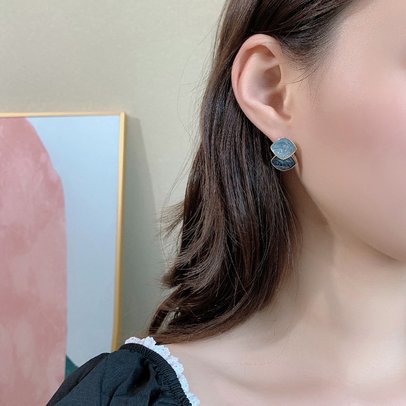 Anting Tusuk Aksen Mutiara Warna Biru Untuk Wanita