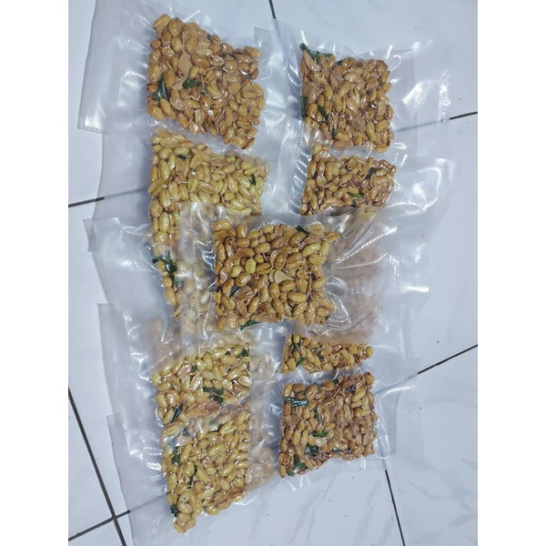 

Kacang Bawang 150g Vacuum Packed