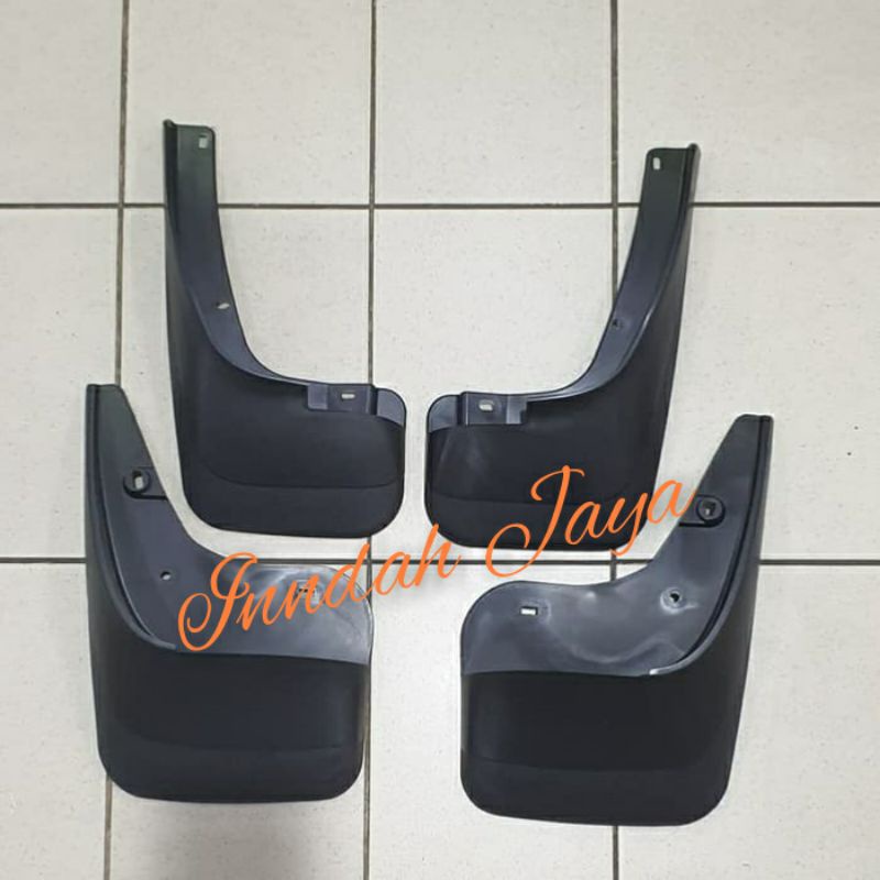 Karpet Lumpur Innova Lama 2004-2007 / Mudguard Innova