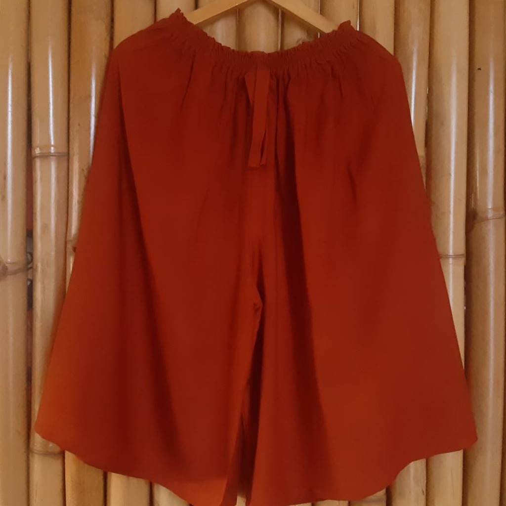 Celana Kulot 3/4 Jumbo Bali Warna Polos Rayon Lembut dan Adem-Bata