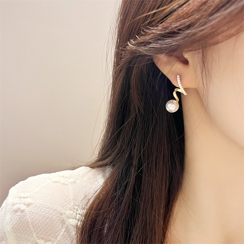 Anting Tusuk Silver S925 Desain Twist Hias Mutiara + Berlian Imitasi Gaya Korea Untuk Wanita
