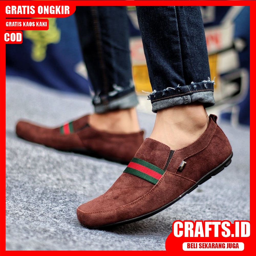 CRAFTS YOMI - Sepatu Slip On Kasual Hitam Pria